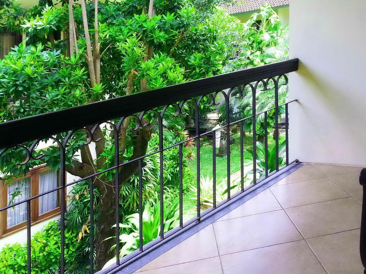 Legian Paradiso Hotel Екстер'єр фото